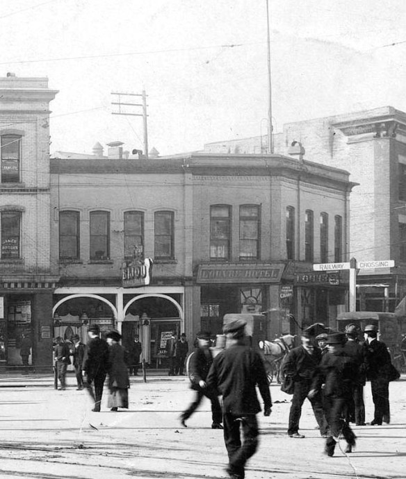 The Louvre Hotel and Bijou Theatre in 1910. The Merchants Bank building replaced the one on the left in what's now Pigeon Park at Carrall and Hastings. City of Vancouver Archives #Str P416 (cropped)