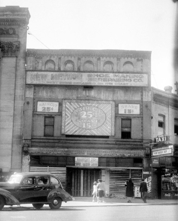 The Bijou Theatre building prior to demolition, 4 August 1940. Photo by Walter E Frost (cropped), City of Vancouver Archives #447-393